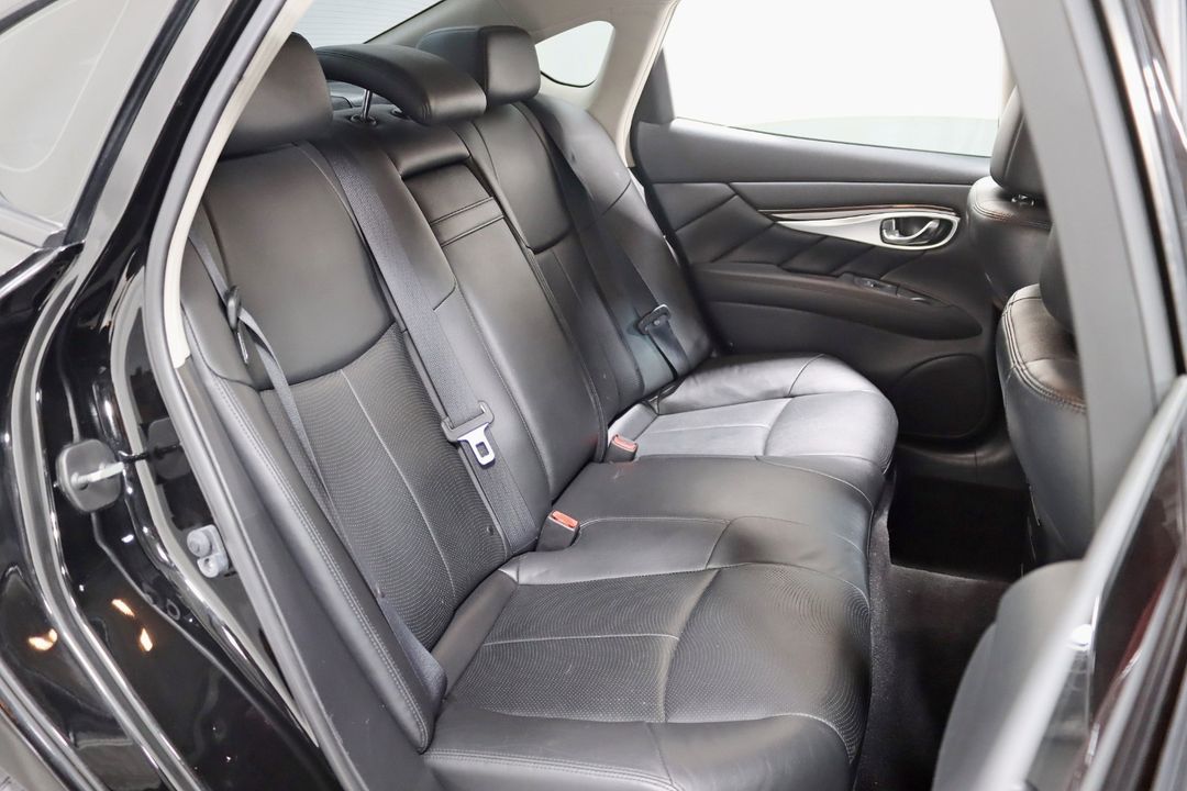2016 INFINITI Q70