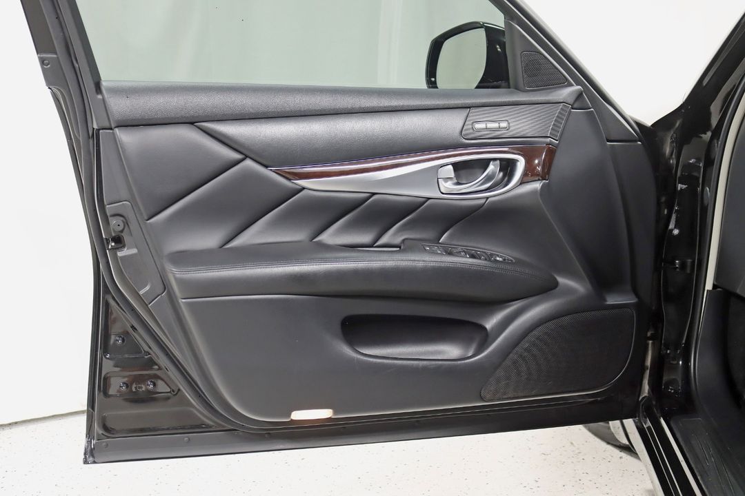 2016 INFINITI Q70