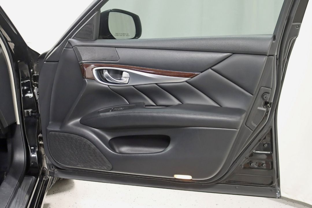 2016 INFINITI Q70