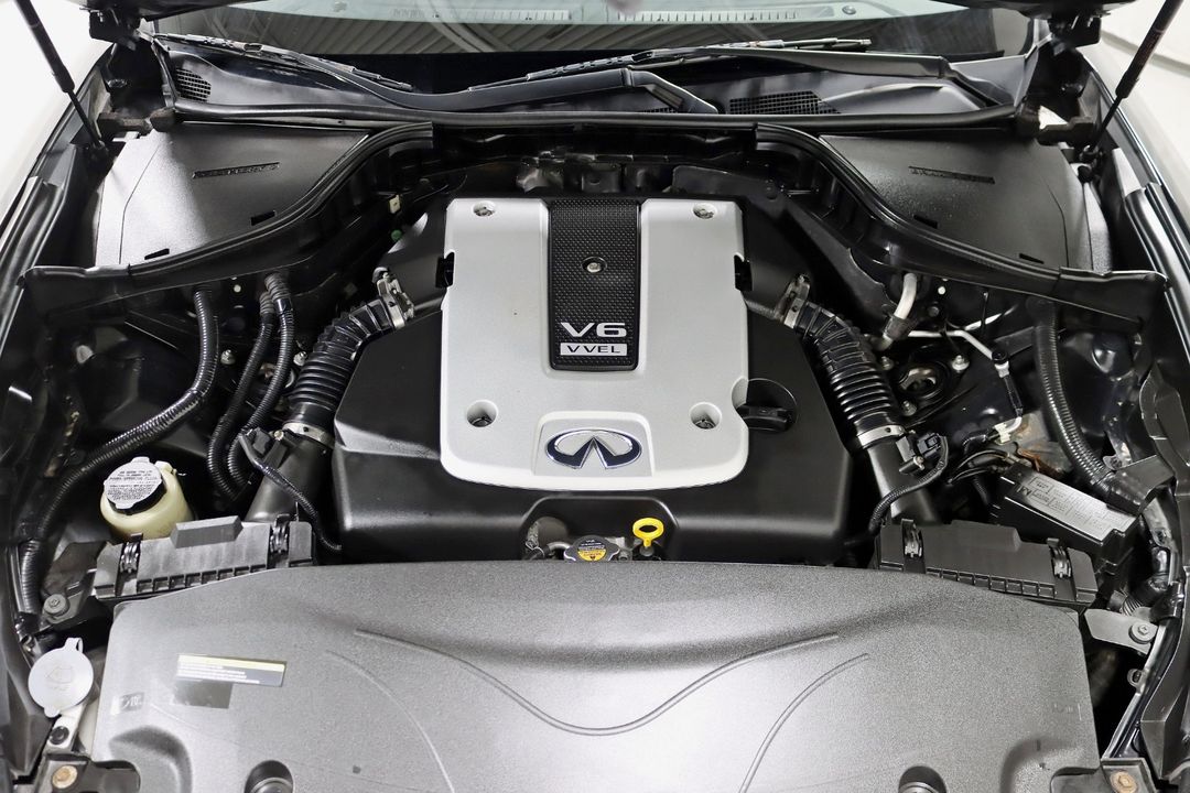 2016 INFINITI Q70