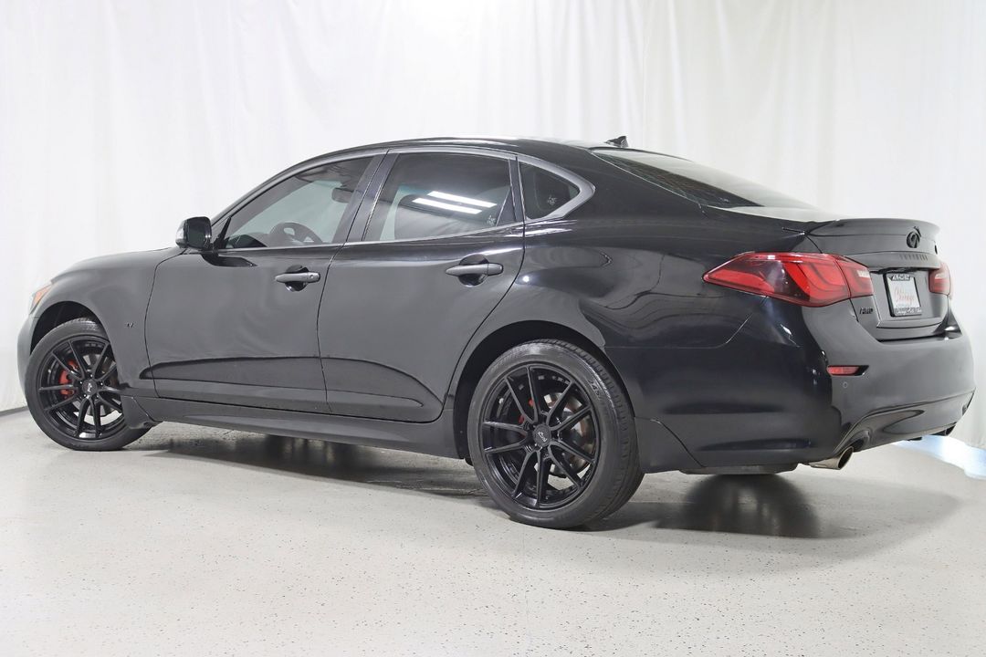 2016 INFINITI Q70