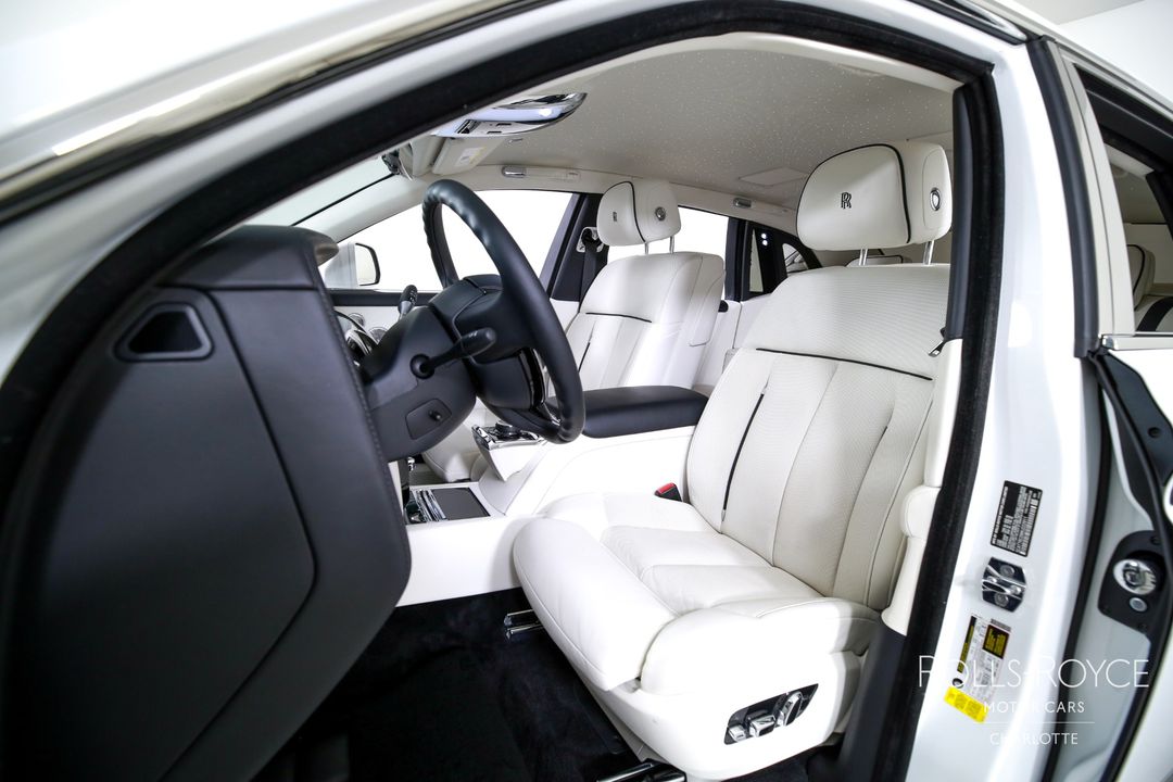 2024 Rolls-Royce Phantom