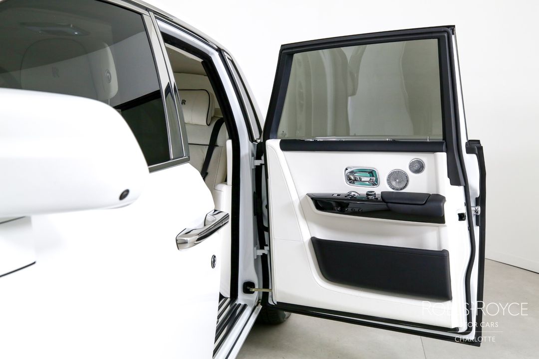 2024 Rolls-Royce Phantom