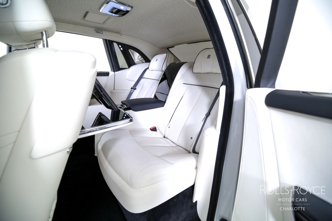 2024 Rolls-Royce Phantom