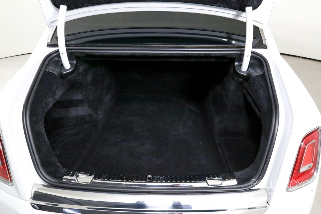 2024 Rolls-Royce Phantom