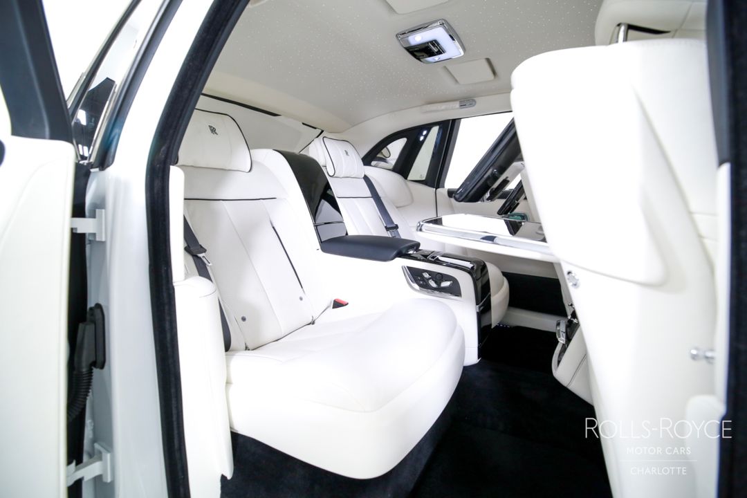 2024 Rolls-Royce Phantom