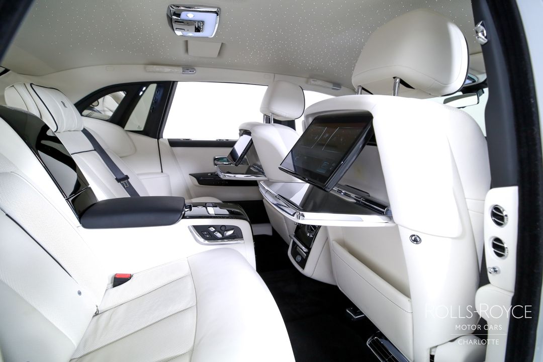 2024 Rolls-Royce Phantom