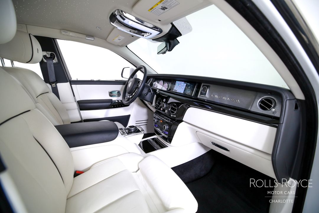 2024 Rolls-Royce Phantom