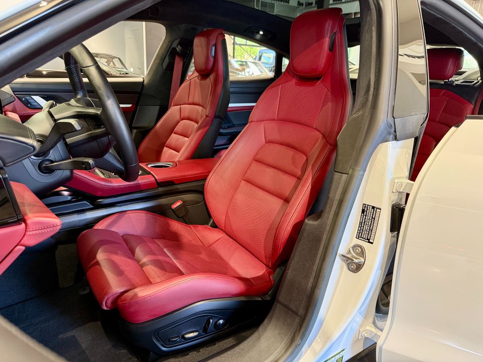 2022 Porsche Taycan
