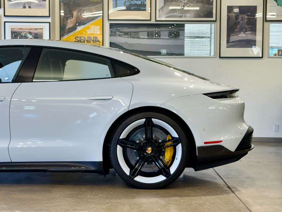2022 Porsche Taycan