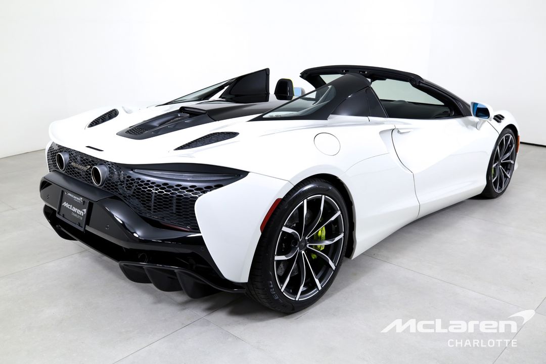2025 McLaren Artura Spider