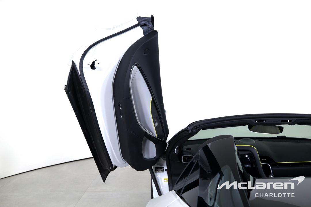 2025 McLaren Artura Spider