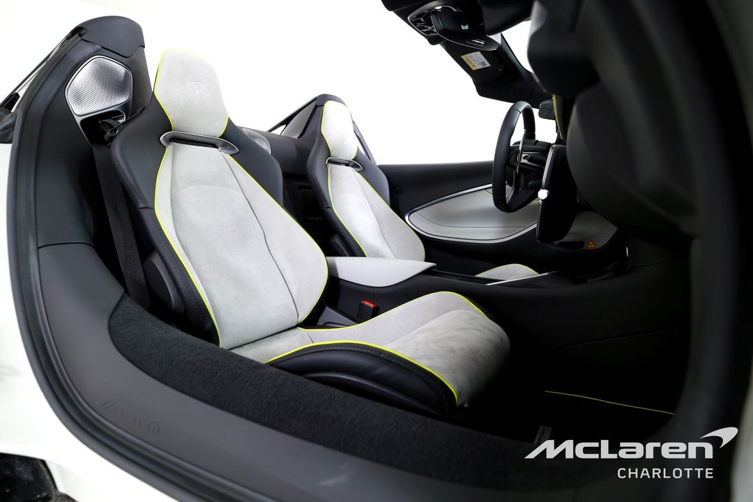 2025 McLaren Artura Spider