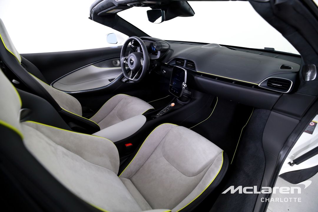 2025 McLaren Artura Spider