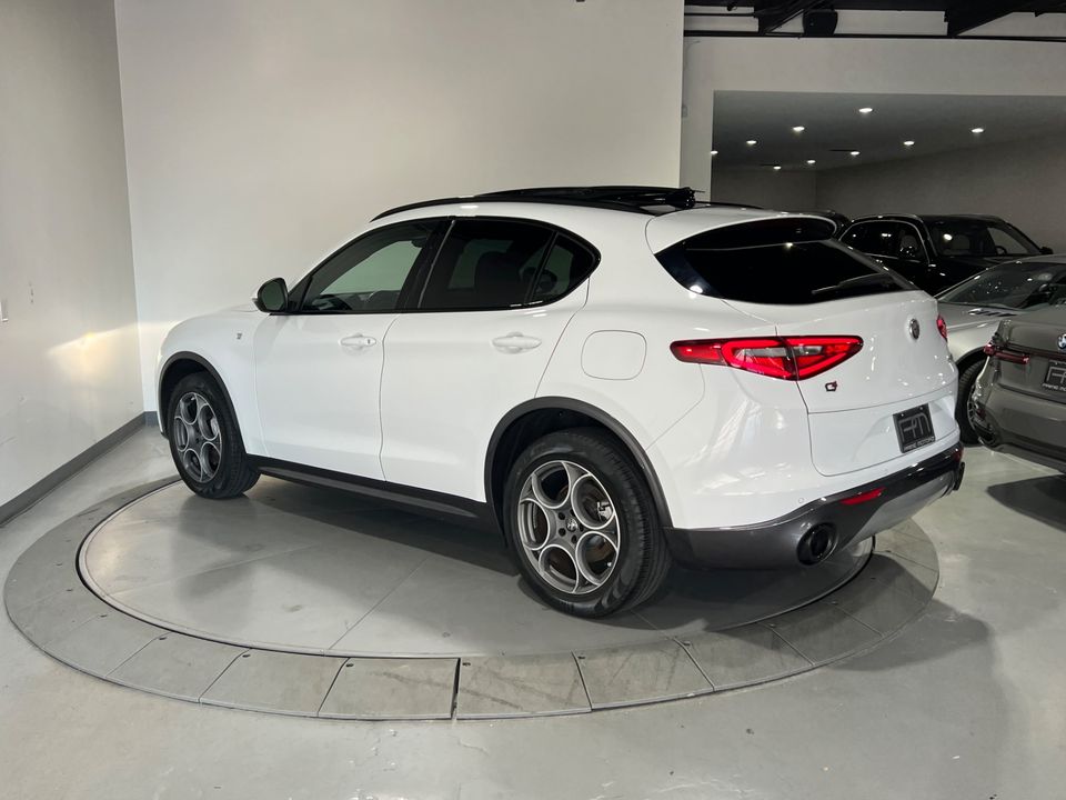 2022 Alfa Romeo Stelvio Ti AWD