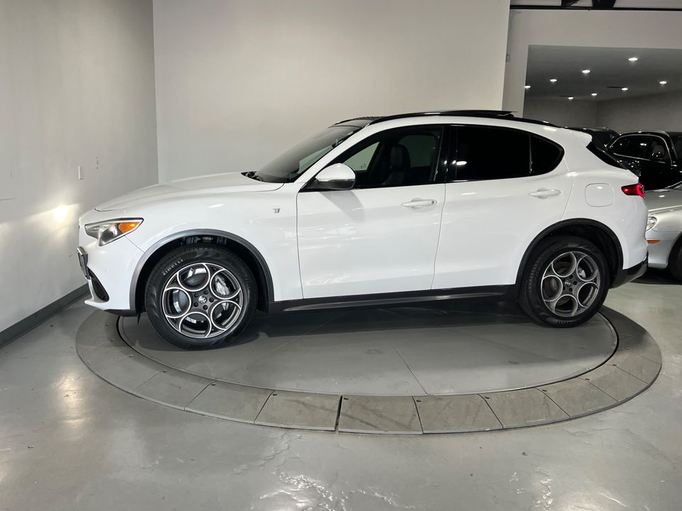 2022 Alfa Romeo Stelvio Ti AWD