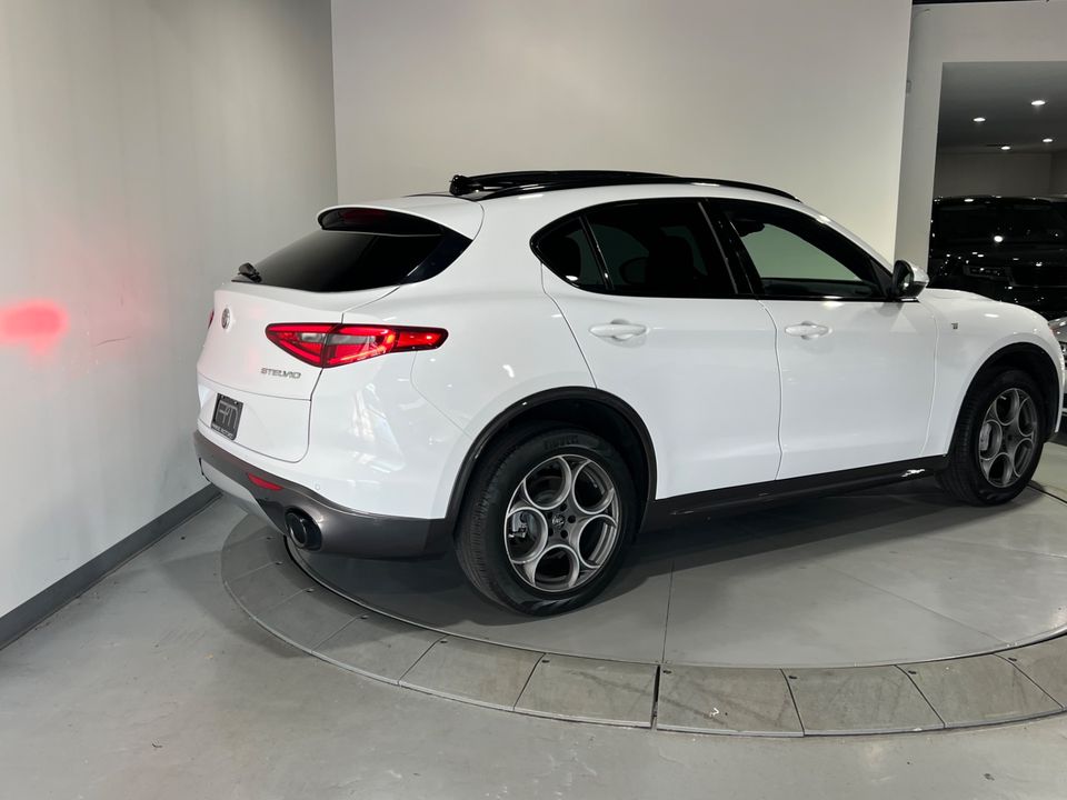 2022 Alfa Romeo Stelvio Ti AWD