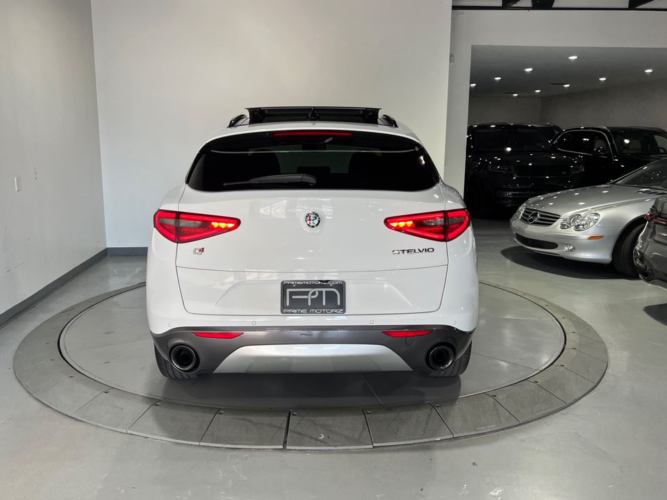 2022 Alfa Romeo Stelvio Ti AWD