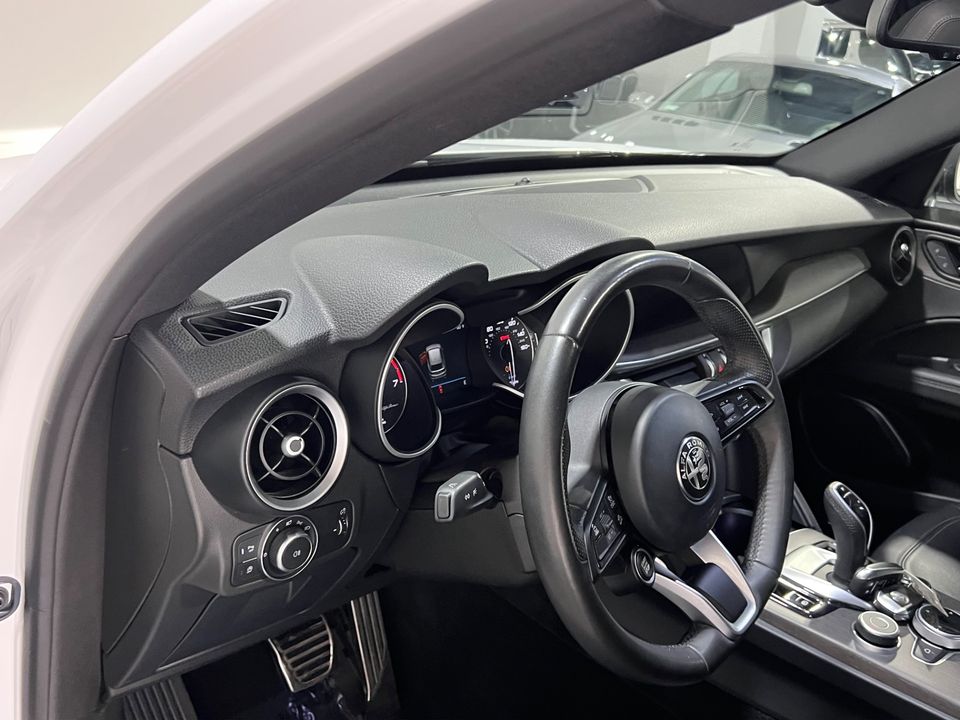 2022 Alfa Romeo Stelvio Ti AWD