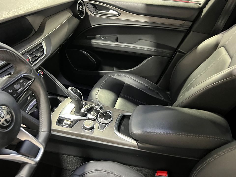 2022 Alfa Romeo Stelvio Ti AWD
