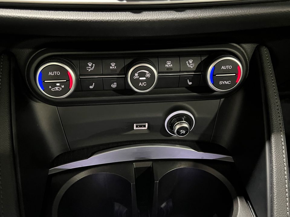 2022 Alfa Romeo Stelvio Ti AWD