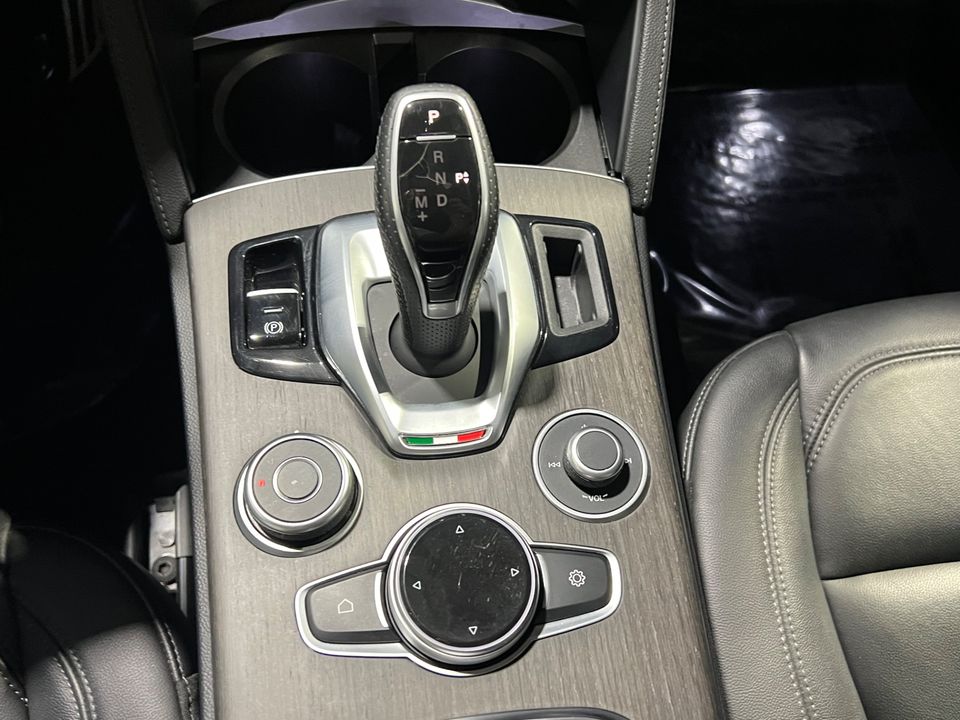 2022 Alfa Romeo Stelvio Ti AWD