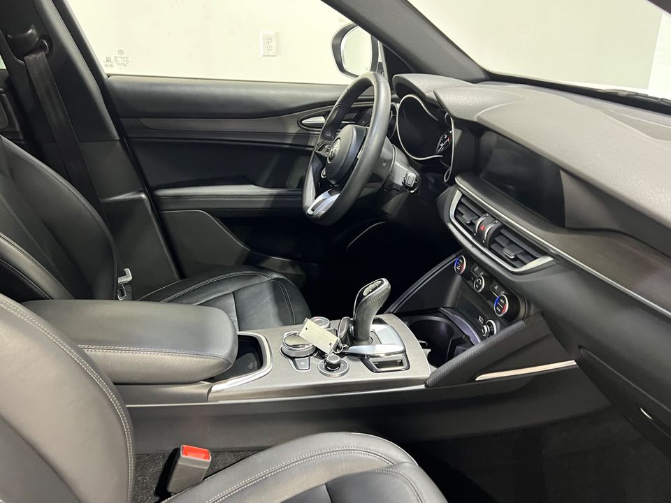 2022 Alfa Romeo Stelvio Ti AWD