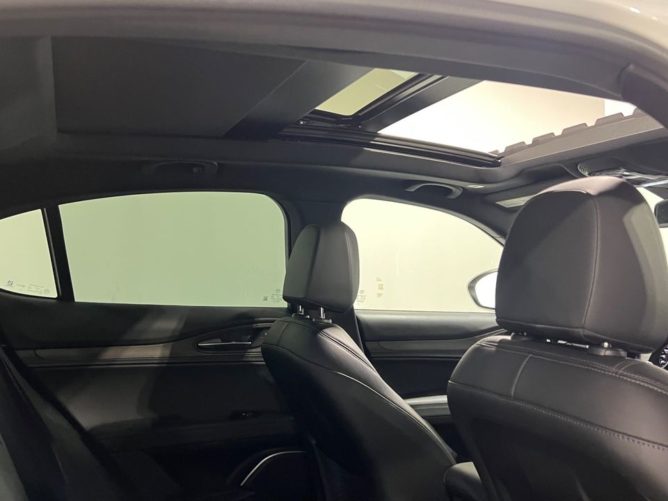 2022 Alfa Romeo Stelvio Ti AWD