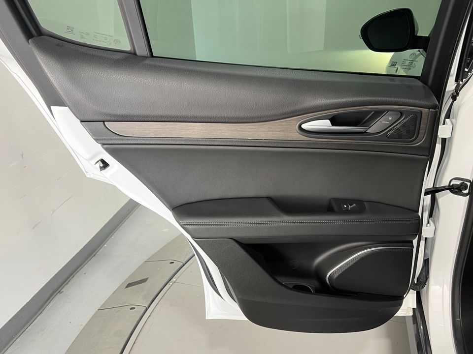 2022 Alfa Romeo Stelvio Ti AWD