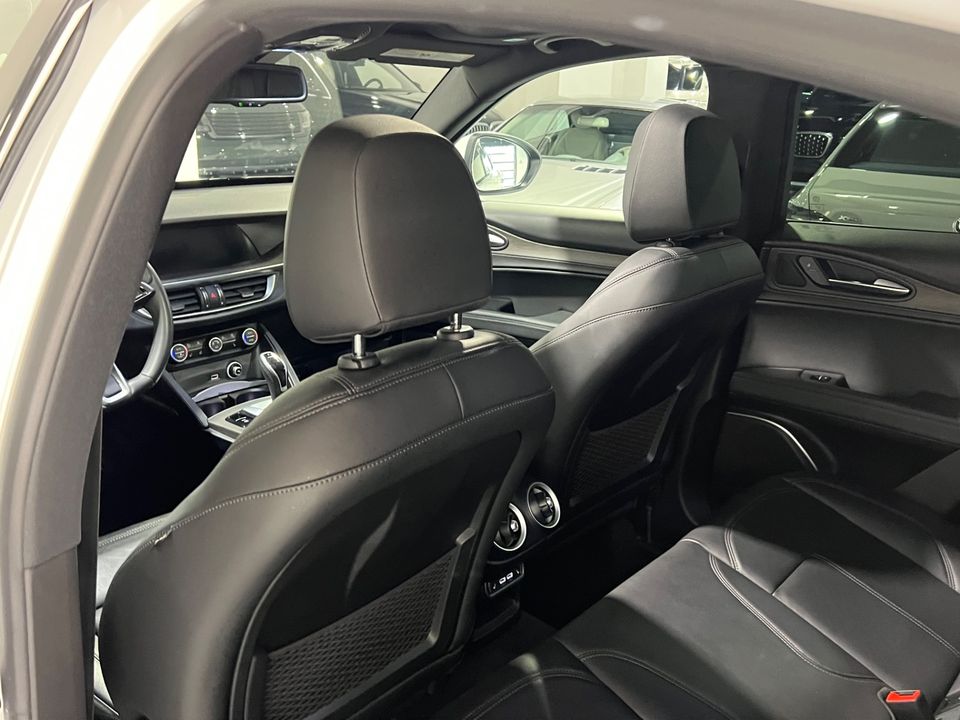 2022 Alfa Romeo Stelvio Ti AWD
