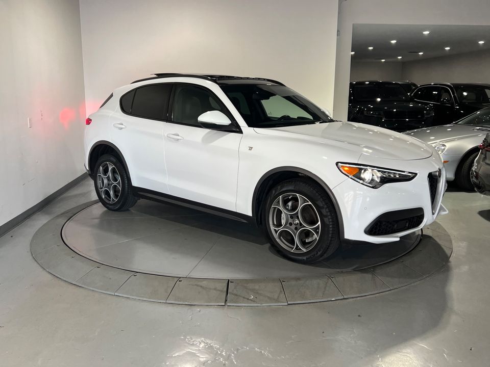 2022 Alfa Romeo Stelvio Ti AWD