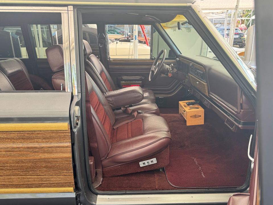1989 Jeep Grand Wagoneer