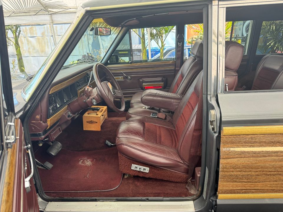 1989 Jeep Grand Wagoneer