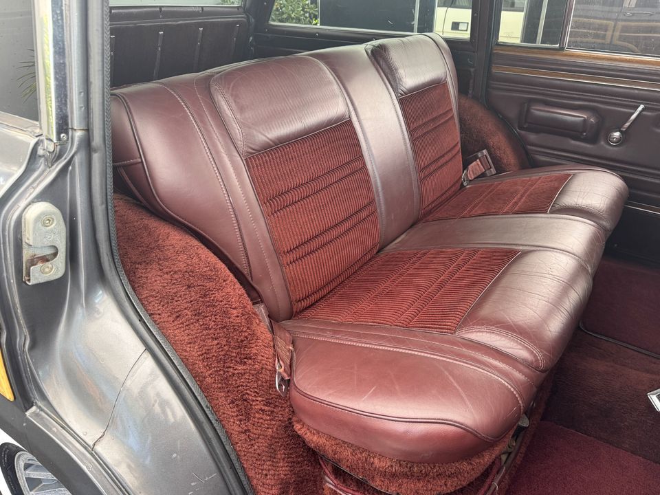 1989 Jeep Grand Wagoneer