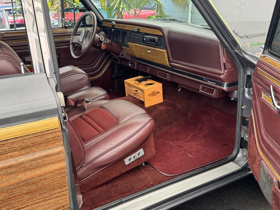 1989 Jeep Grand Wagoneer