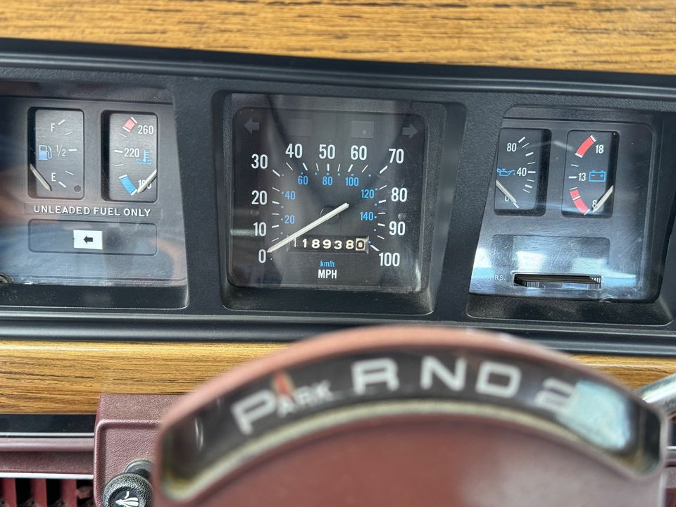 1989 Jeep Grand Wagoneer