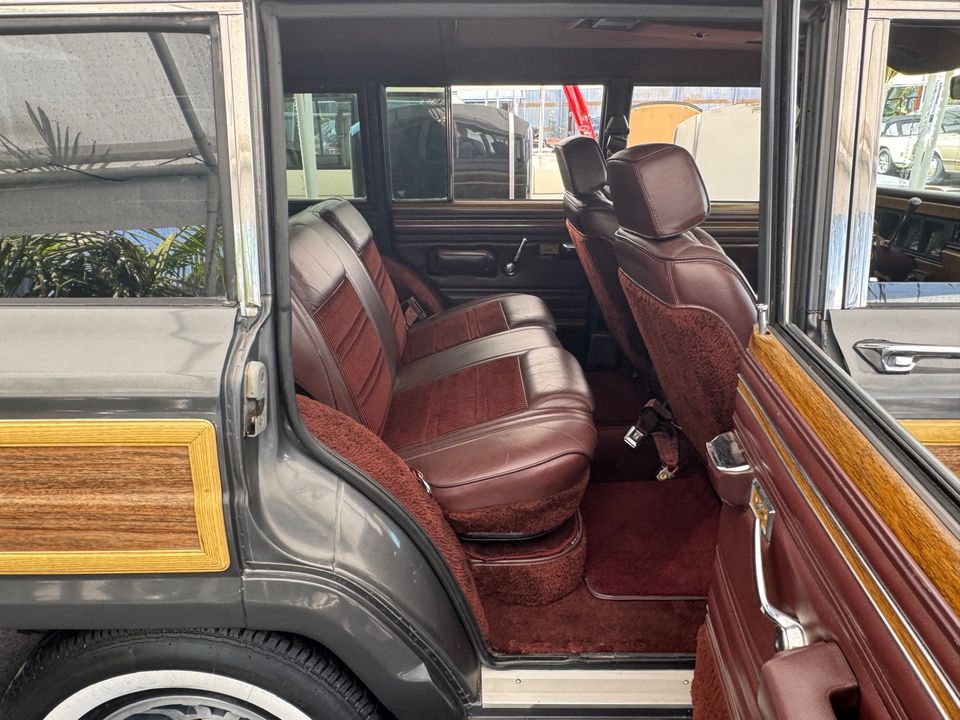 1989 Jeep Grand Wagoneer