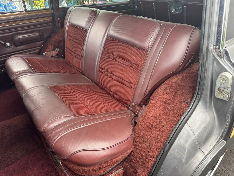 1989 Jeep Grand Wagoneer