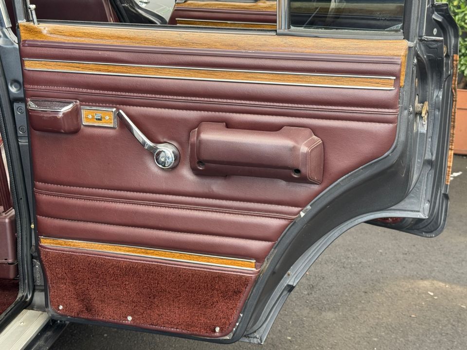 1989 Jeep Grand Wagoneer
