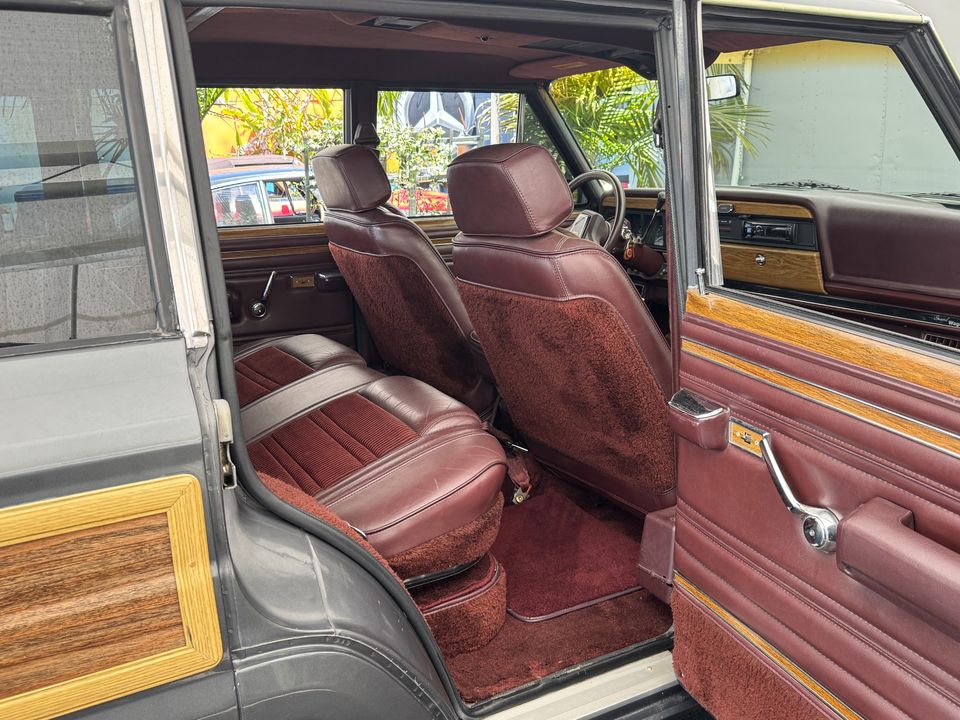 1989 Jeep Grand Wagoneer