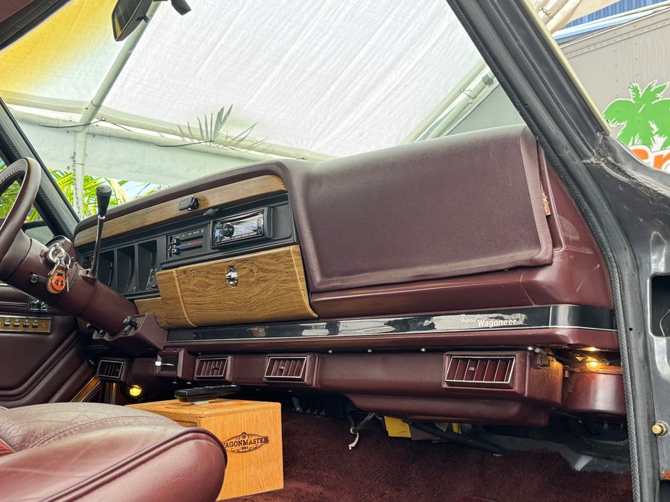 1989 Jeep Grand Wagoneer