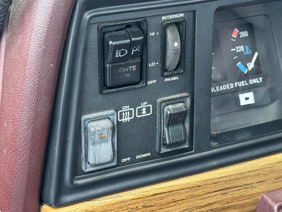 1989 Jeep Grand Wagoneer