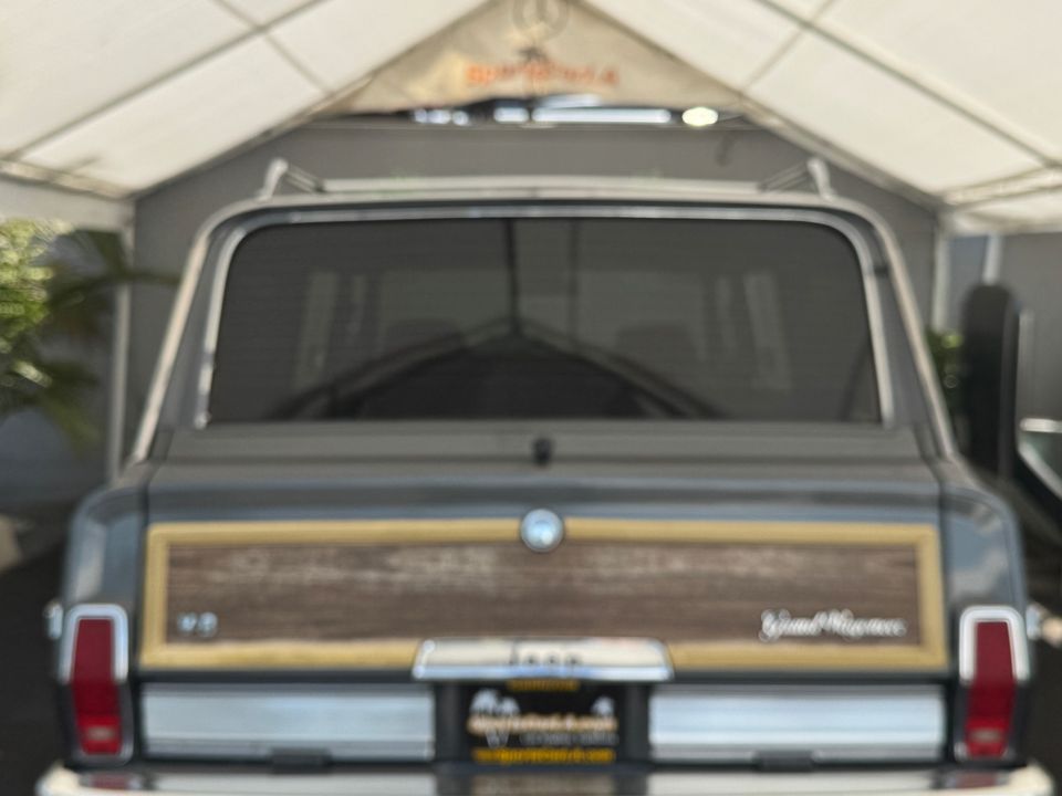 1989 Jeep Grand Wagoneer