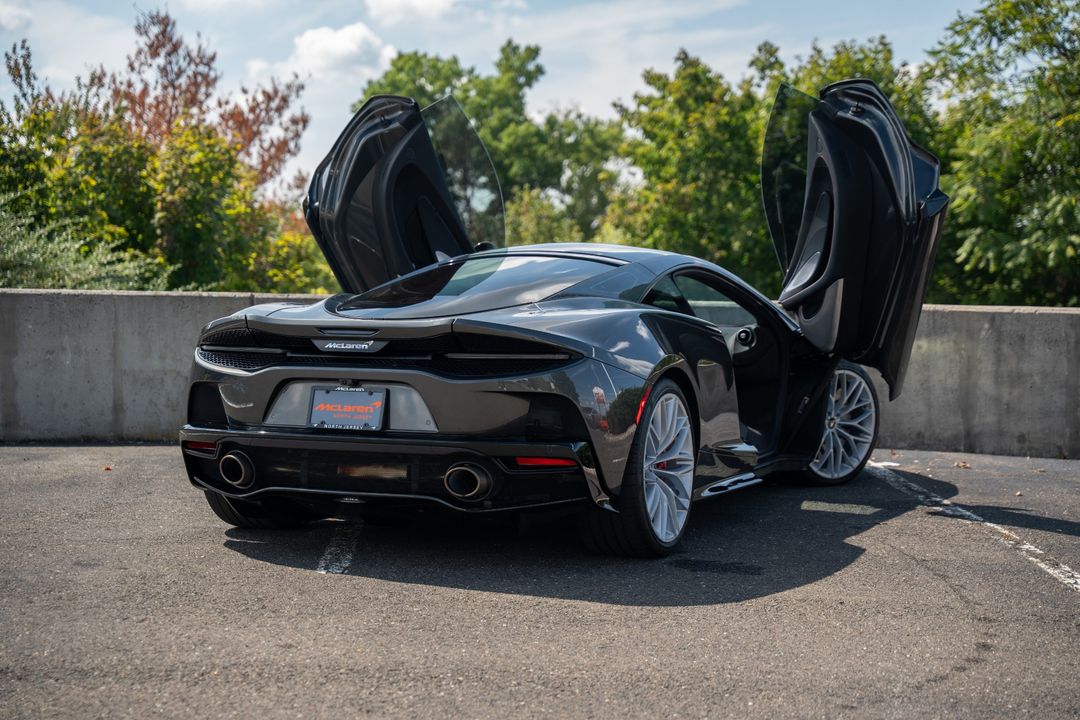 2022 McLaren GT