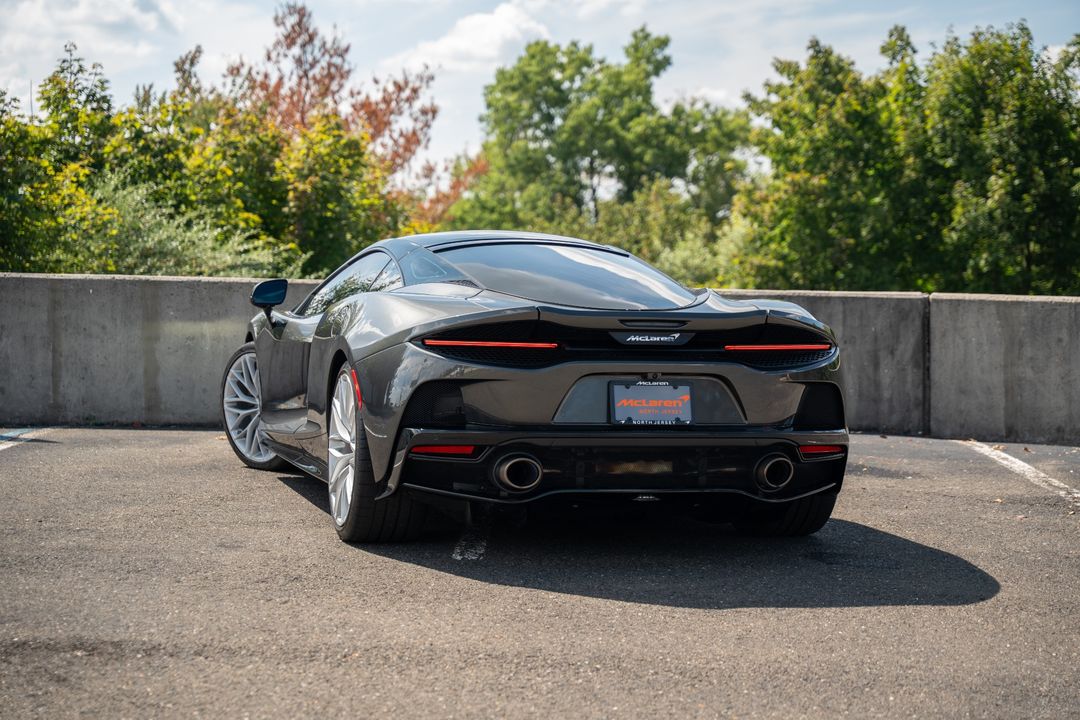 2022 McLaren GT
