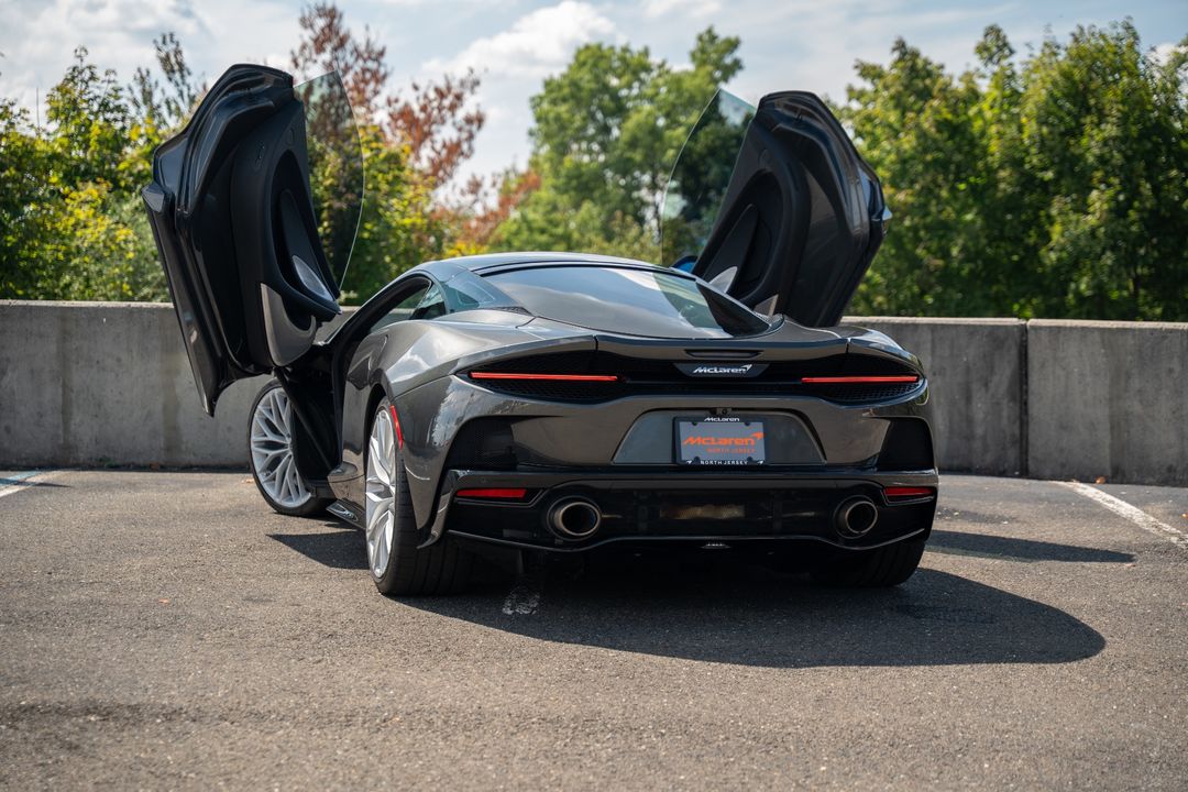 2022 McLaren GT