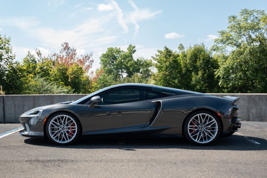 2022 McLaren GT