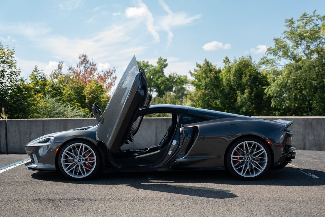 2022 McLaren GT