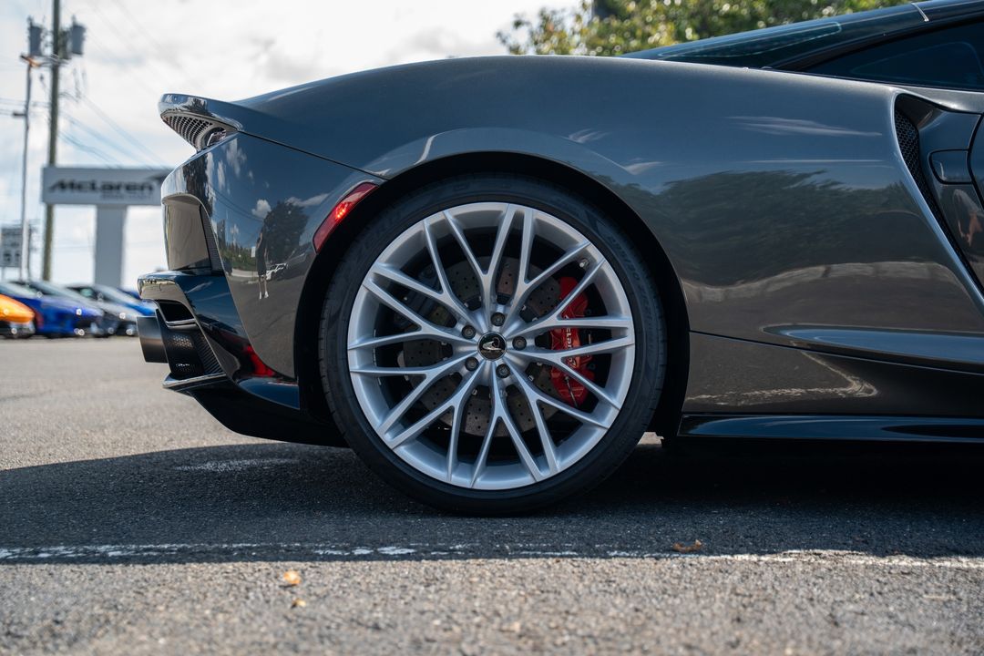 2022 McLaren GT