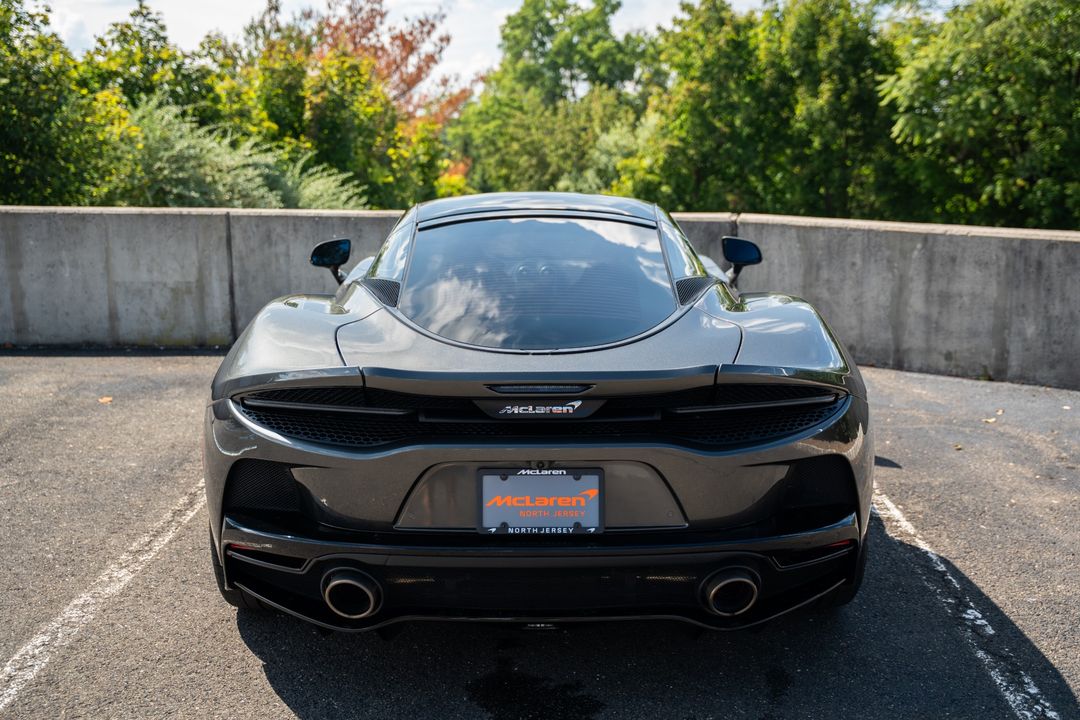 2022 McLaren GT
